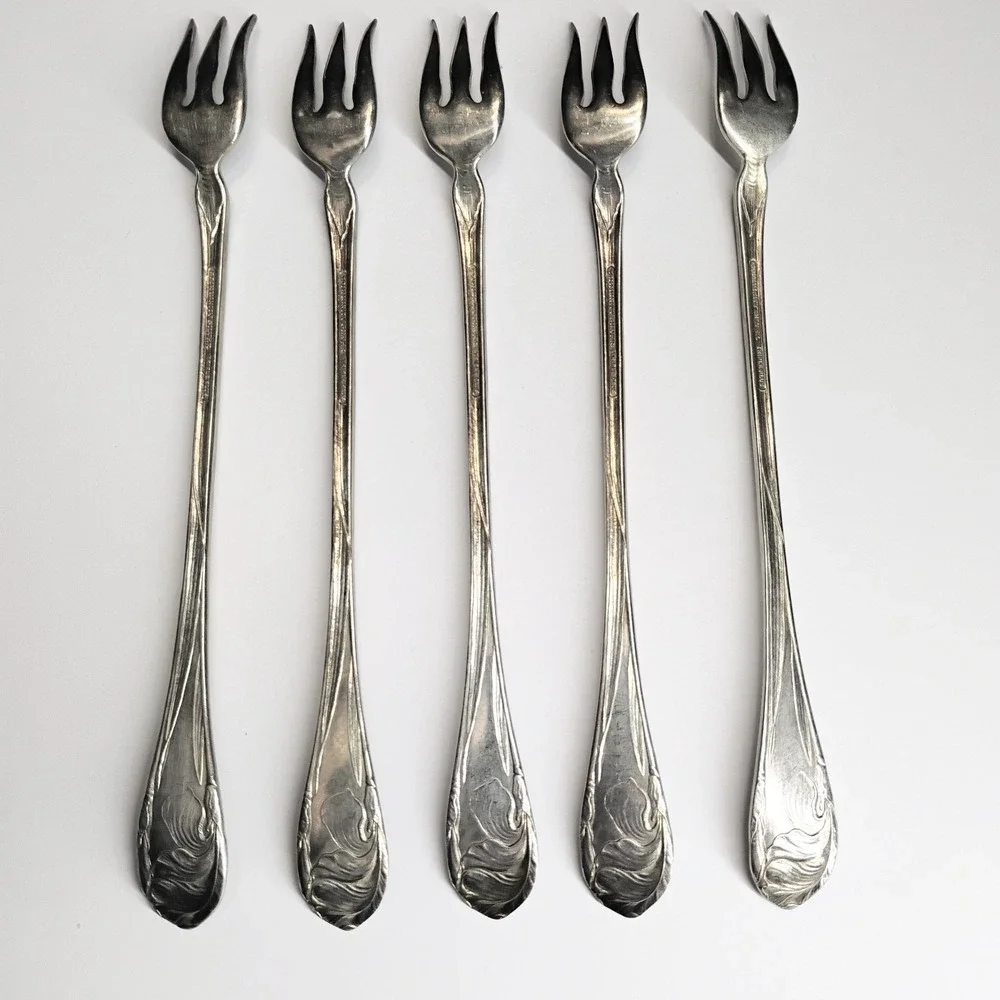 FLOWER FLEUR DE LUCE COMMUNITY ONEIDA SET OF 5 SEAFOOD COCKTAIL FORKS‎